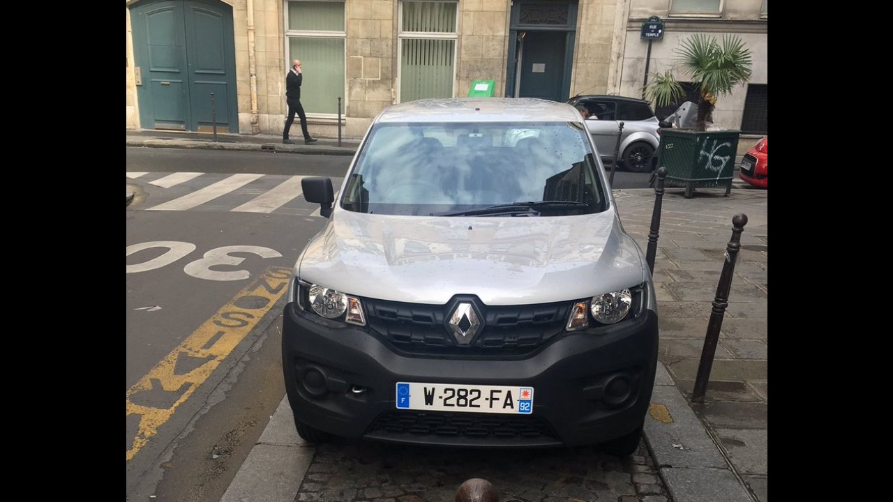 Flagra: Renault Kwid é clicado em versão "pelada" na França