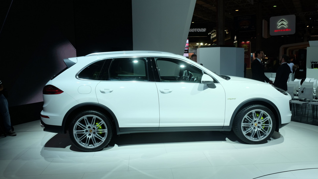 Salão do Automóvel: Porsche Cayenne estreia versão híbrida no Brasil por R$ 432 mil