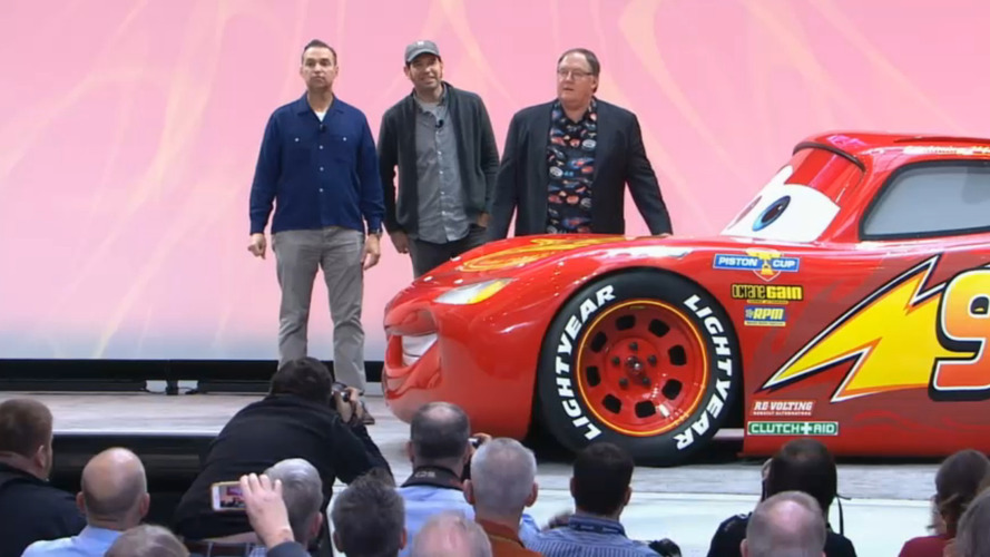 Carros 3 - Relâmpago McQueen no Salão de Detroit