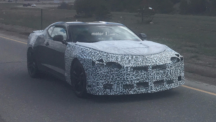 2019 Chevy Camaro casus fotoğrafları