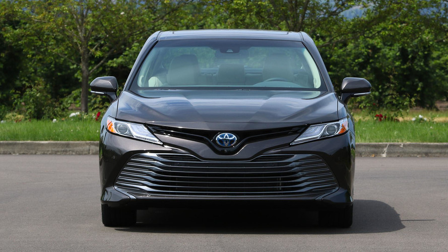 2018 Toyota Camry Hybrid: Review