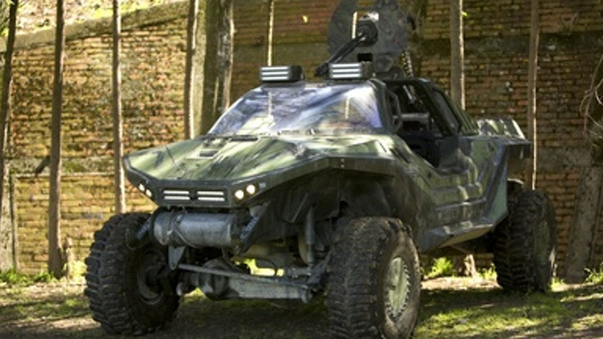 Video Game Halo Warthog Real Life Vehicle Goes for Test Drive