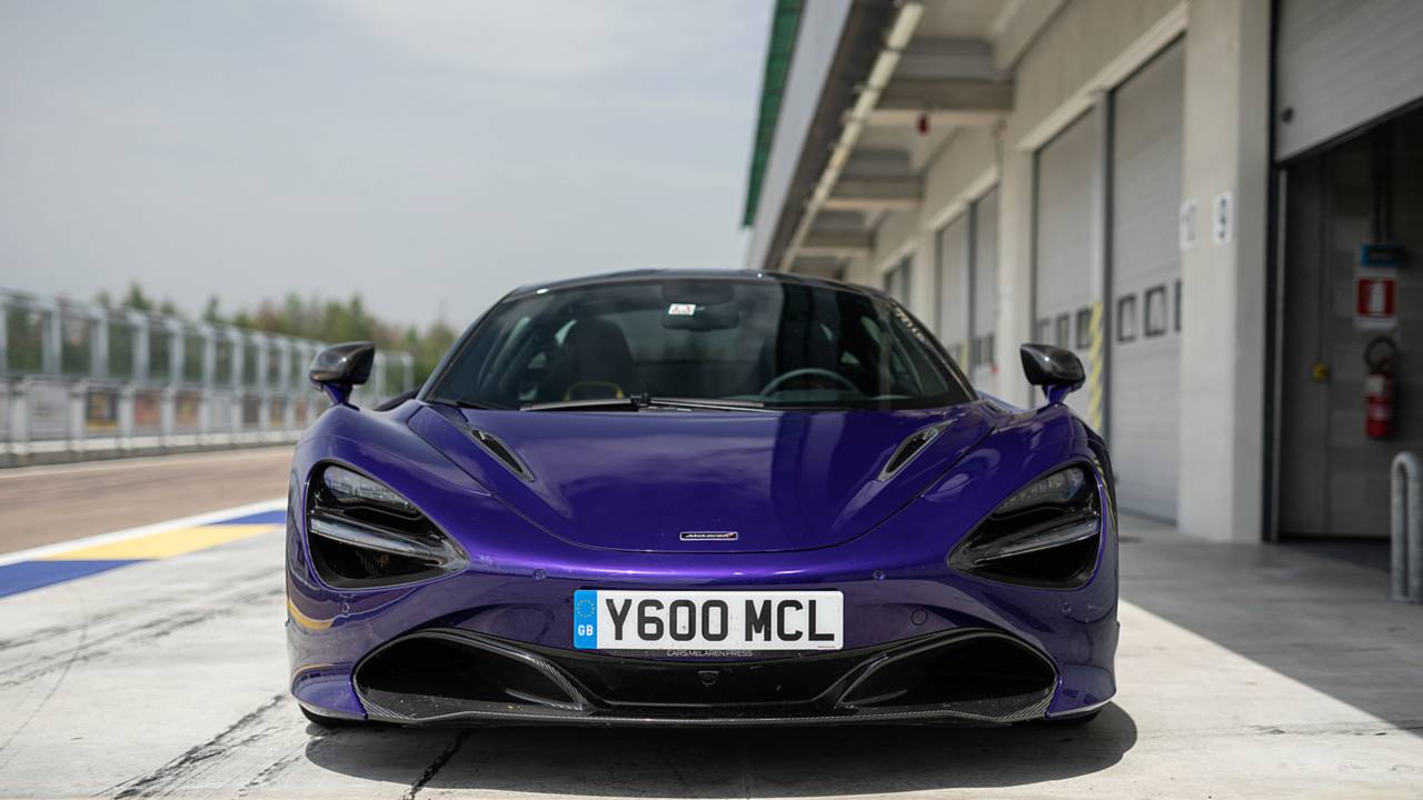 McLaren 720S VS Porsche 911 GT2 RS | Foto Motor1.com