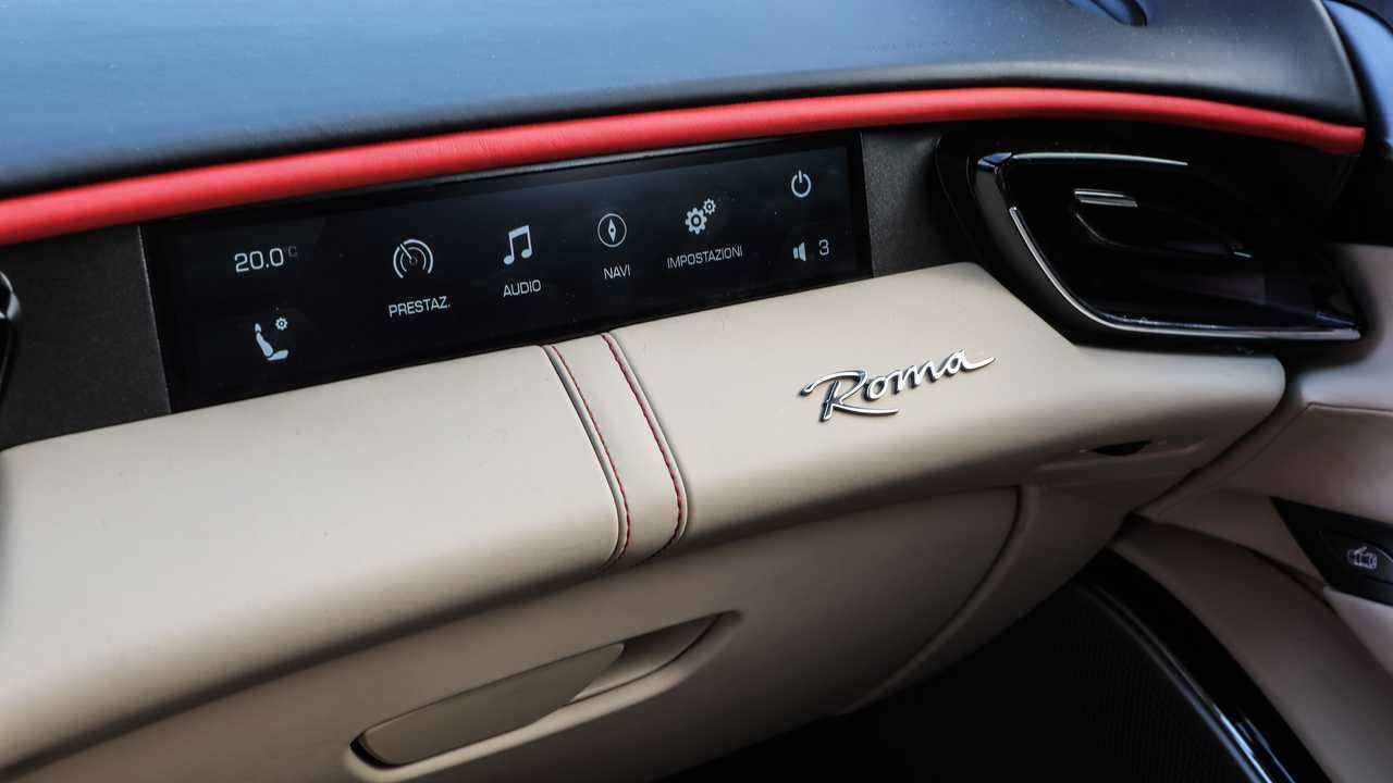Ferrari Roma nelle Langhe