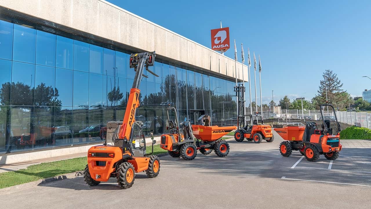 JLG completa l'acquisizione di AUSAomni
