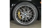 BMW 330i 2003 avec remplacement du V8 LS3