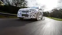 Abarth 600e (2024) auf ersten Teaser-Fotos