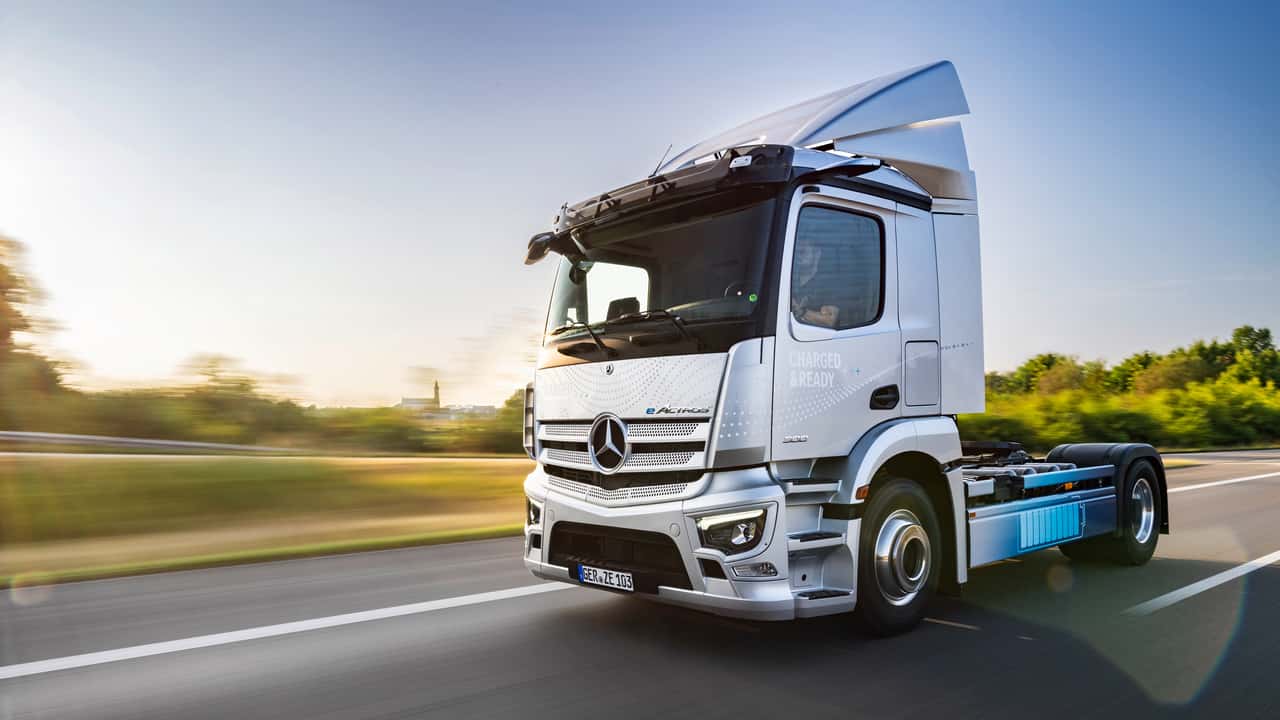 Mercedes-Benz eActros300