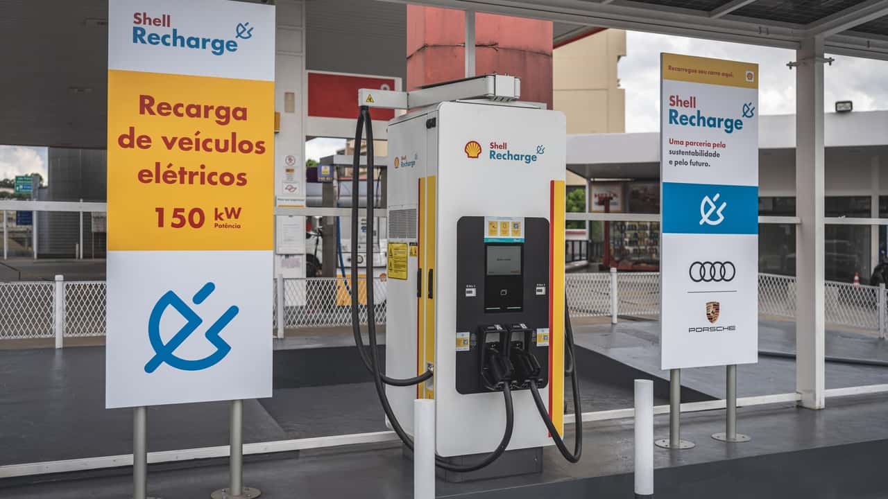 Novo fluido da Shell promete recarga ultrarrápida de elétricos em 10 min