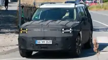 Hyundai Santa Fe (2024) als Erlkönig zeigt Lichtsignatur