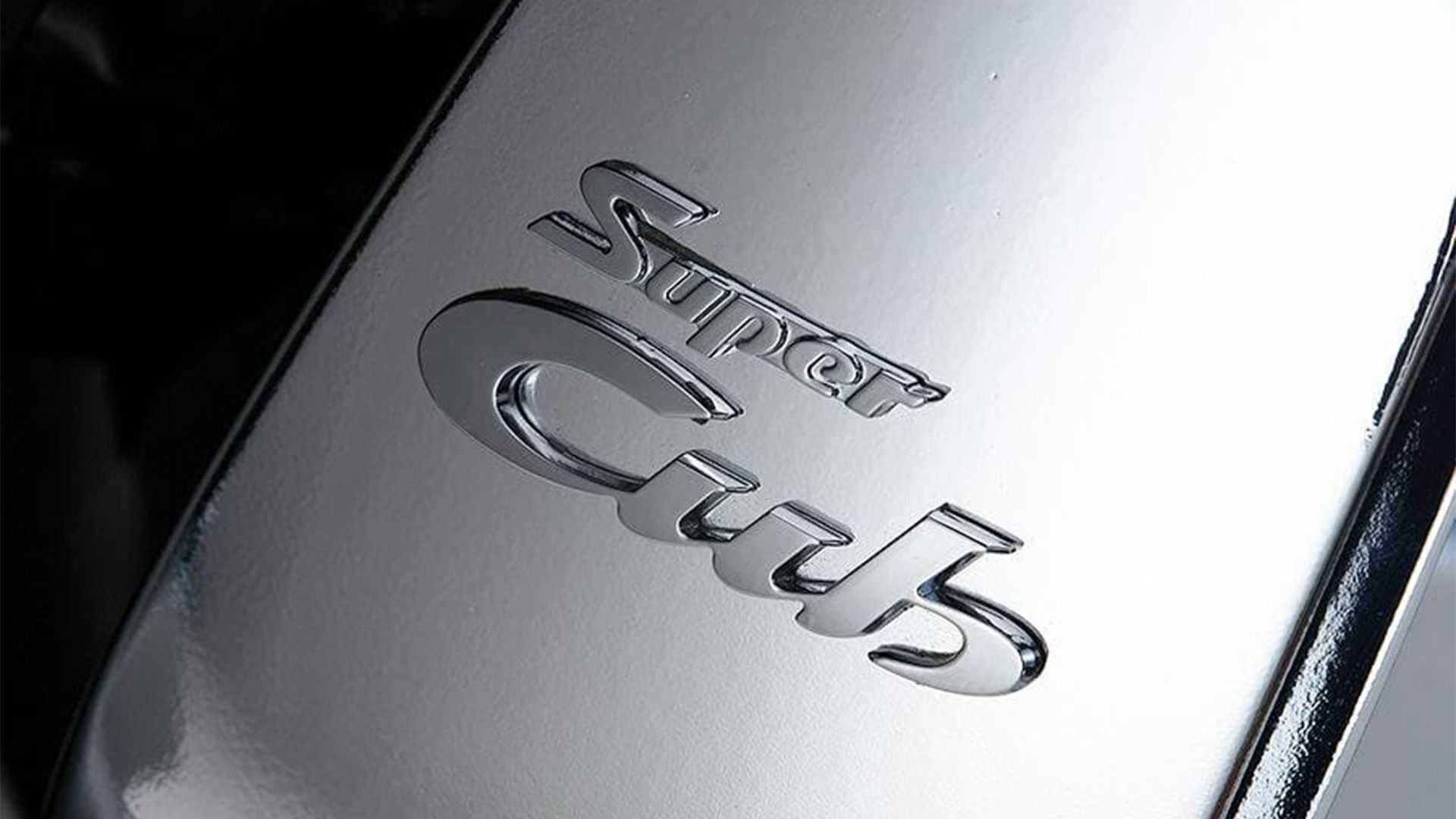 2023-honda-super-cub-c125-disney-limited-edition---super-cub-badge.jpg
