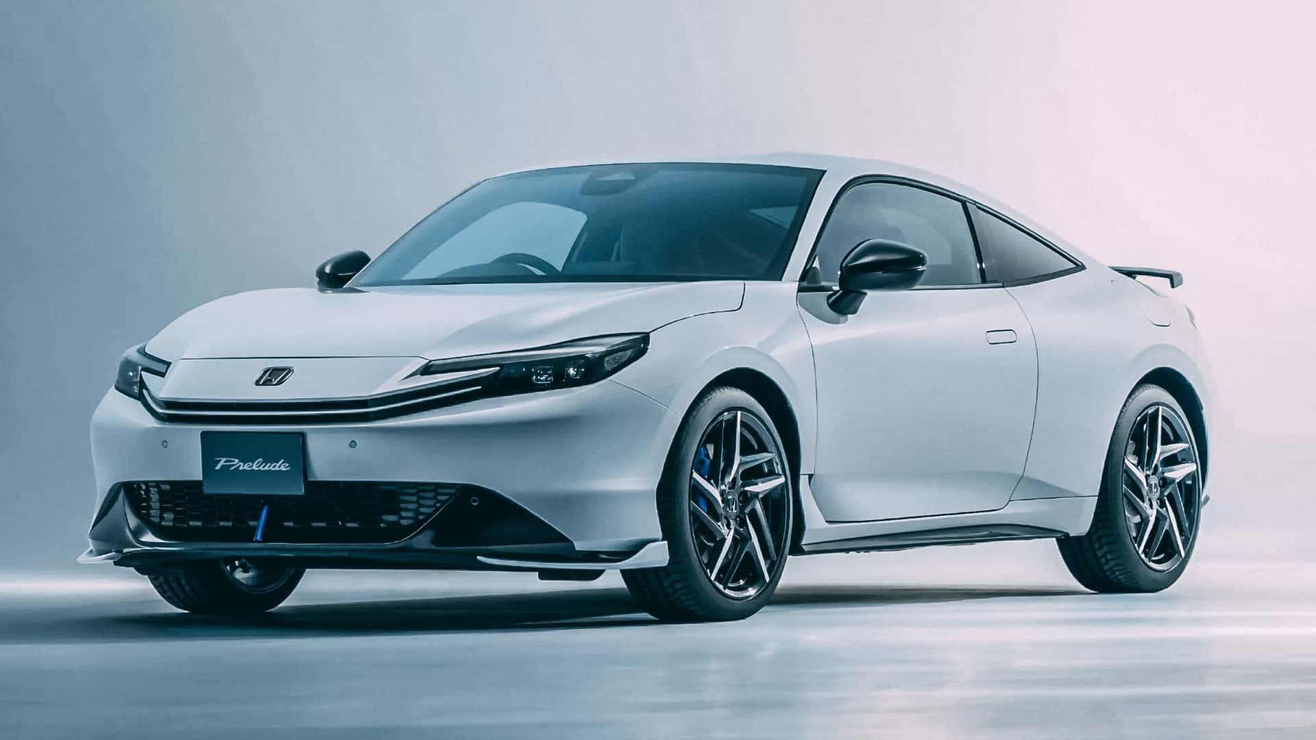 سيارة هوندا بريلود الجديدة تحقق نجاحًا باهرًا، لا سيما بين كبار السن