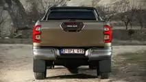 Toyota Hilux Hybrid 48V (2025) - La Prova