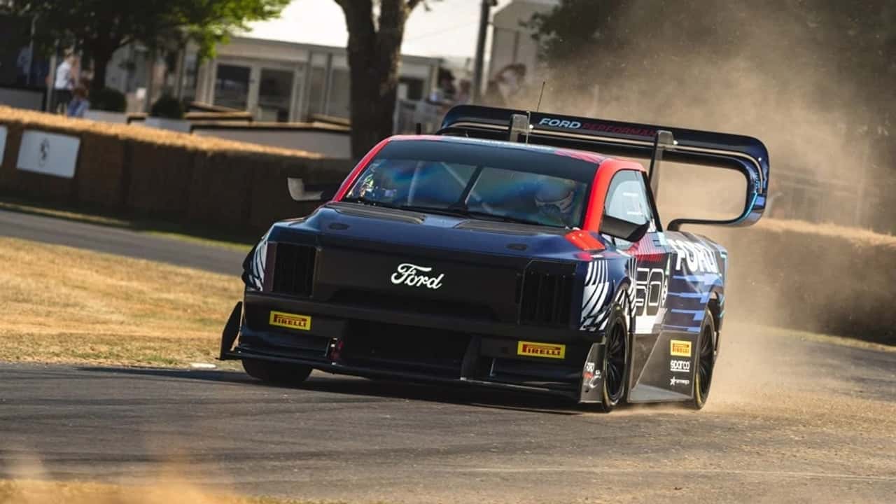 Una pick-up eléctrica fue la ganadora de Goodwood 2025