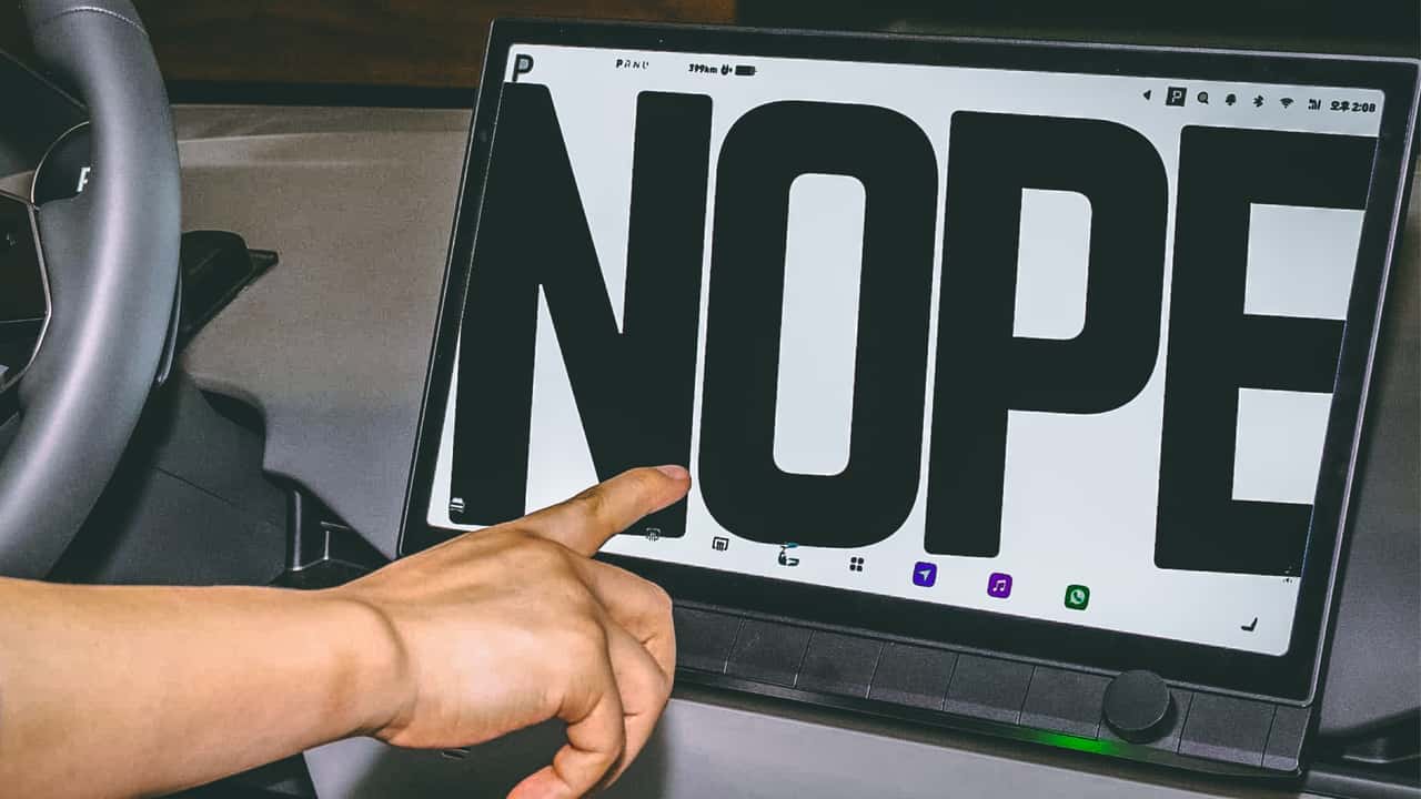 Hyundai Pleos Infotainment One Big Screen