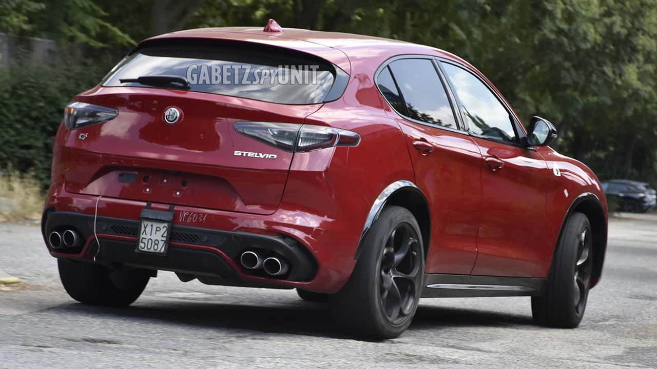 Le foto di una nuova Alfa Romeo Stelvio Quadrifoglio