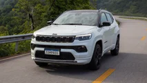 Jeep Compass Blackhawk agora é flex