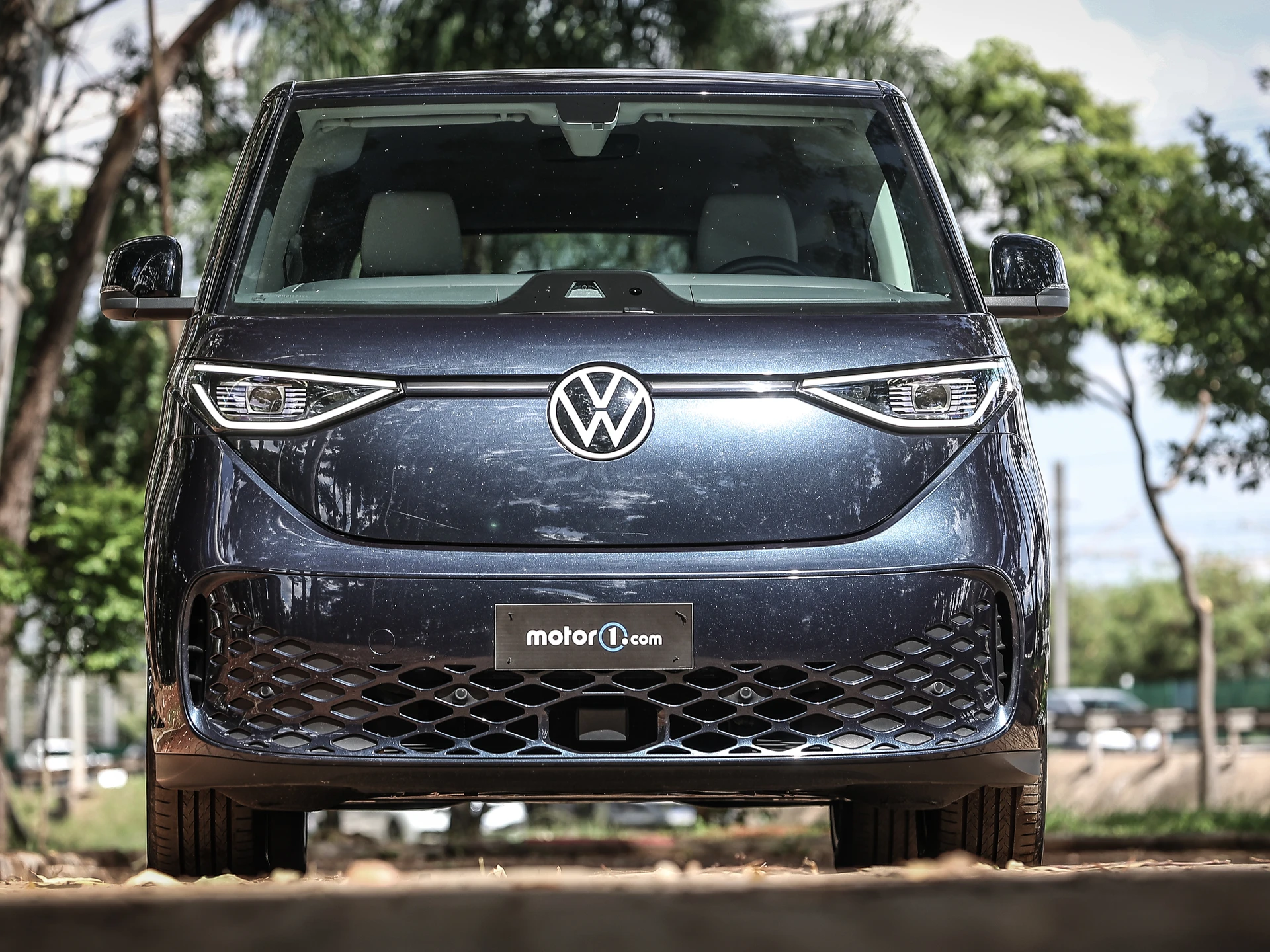 VW ID.Buzz é vendida por R$ 800 mil em importação independente