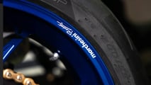 It rolls on lightweight forged wheels by Marchesini