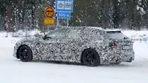 Audi A4 Avant (2023) in der Wintererprobung erwischt