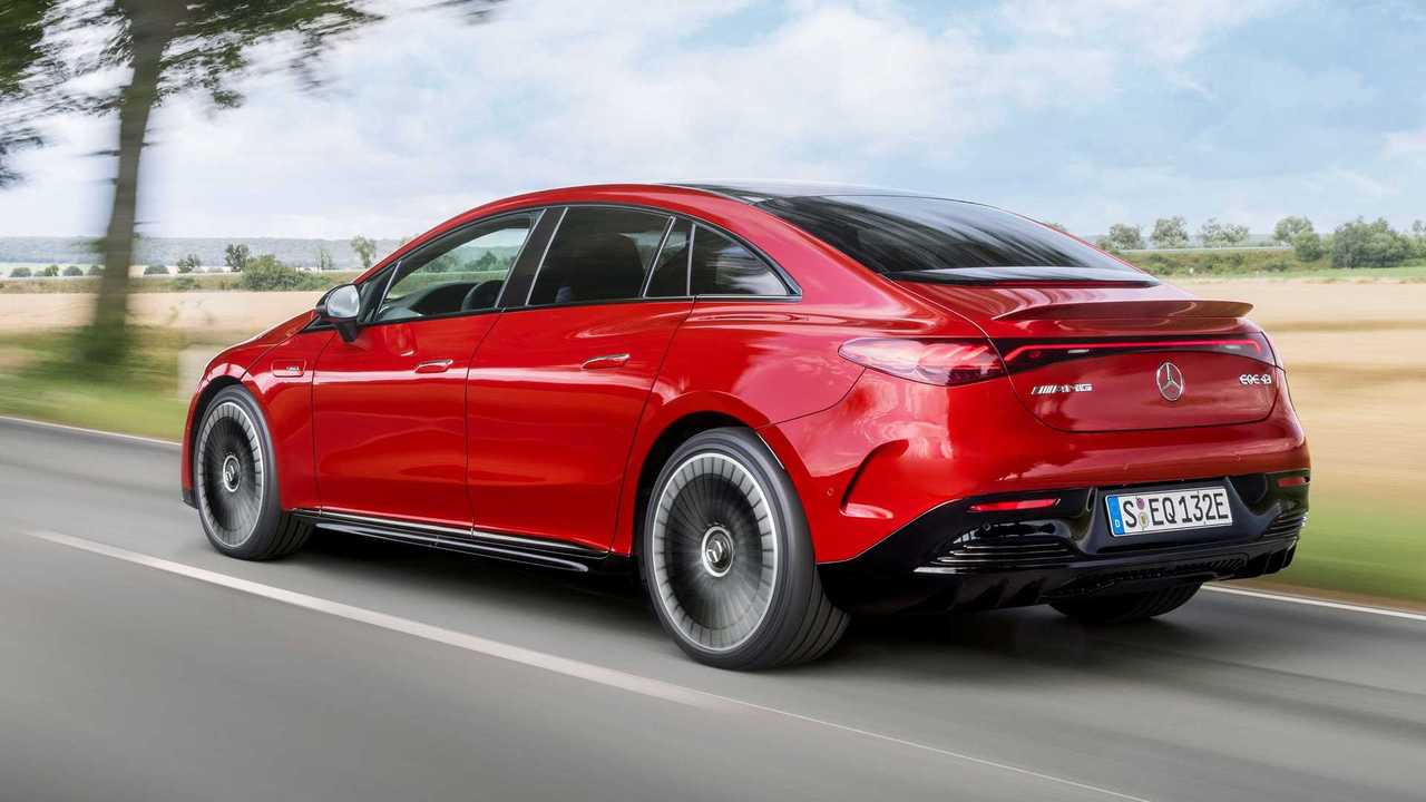 Mercedes EQE 43 - movimento