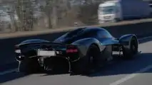 La prima Aston Martin Valkyrie su strada