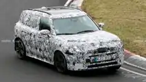 Nuova MINI Countryman, le foto spia della versione sportiva
