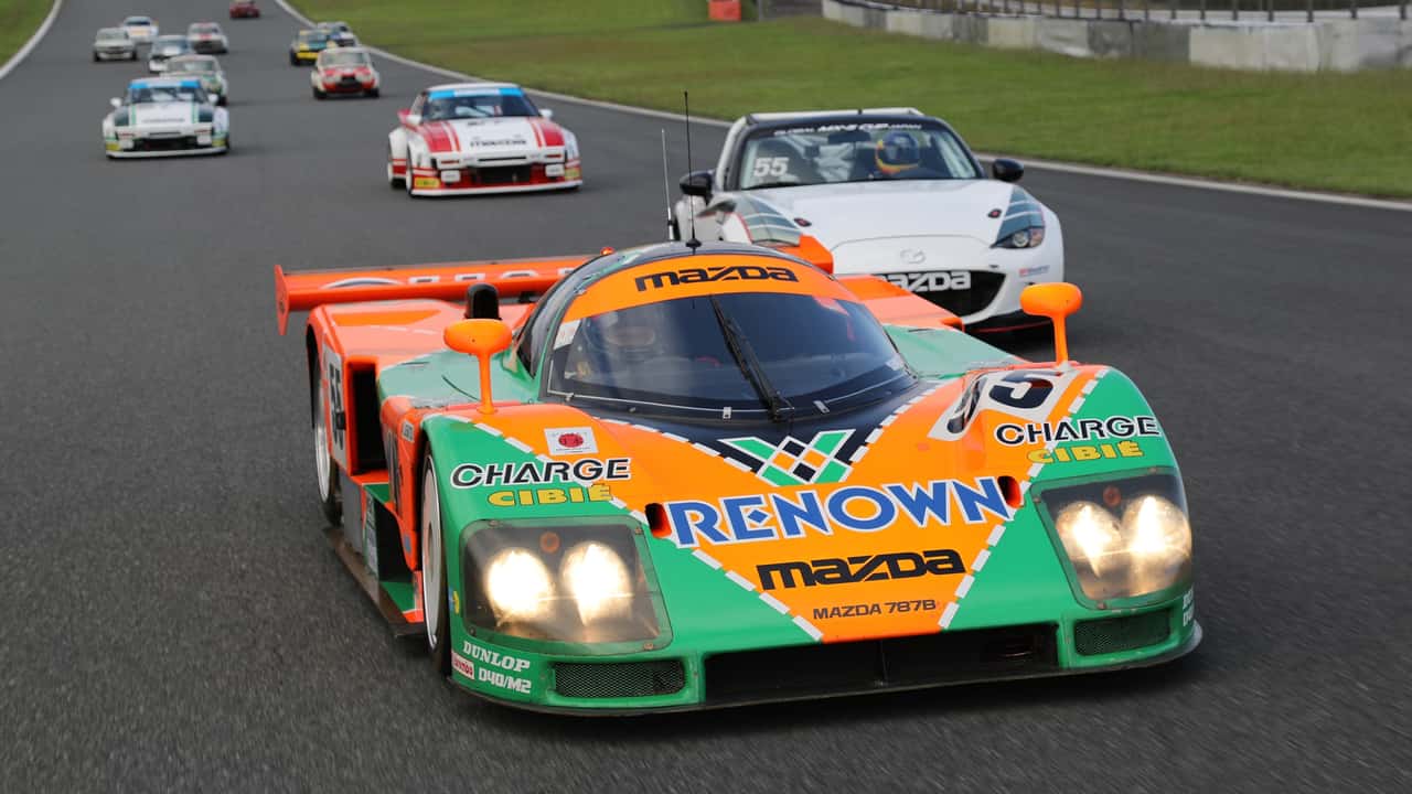 Mazda 787B im Vorprogramm der 24 Stunden von Le Mans 2011