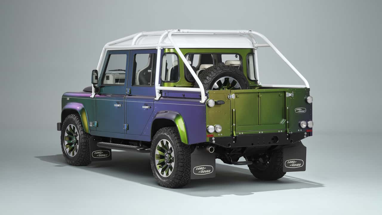 Queste Land Rover Defender cambiano colore