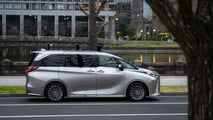 Lexus LM Review