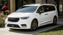 2023 Chrysler Pacifica Road Tripper