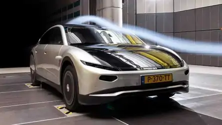 У Mercedes EQS отняли титул самого аэродинамичного автомобиля Lightyear 0 Wind Tunnel Test