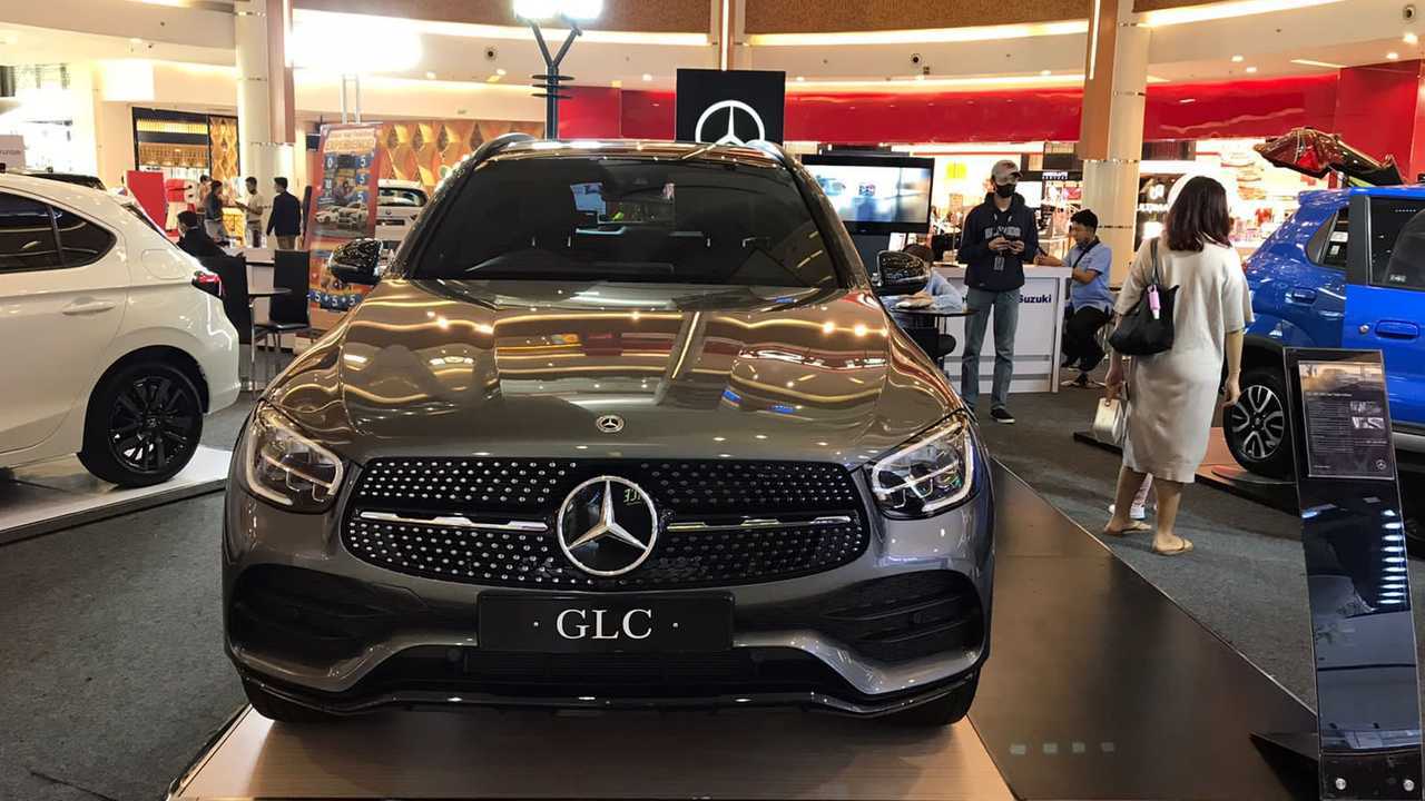 Mercedes-Benz GLC 200 di Summarecon Mal Bekasi, 15-21 Agustus 2022.