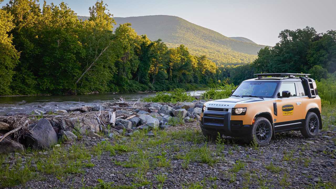 Land Rover Defender Trophy Edition 2023