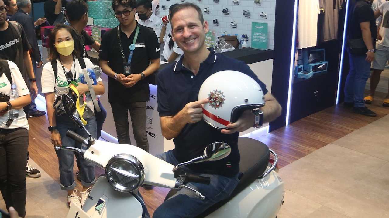Vespa World Days 2022 - Vespa Genuine Helmet Indonesia VWD Edition