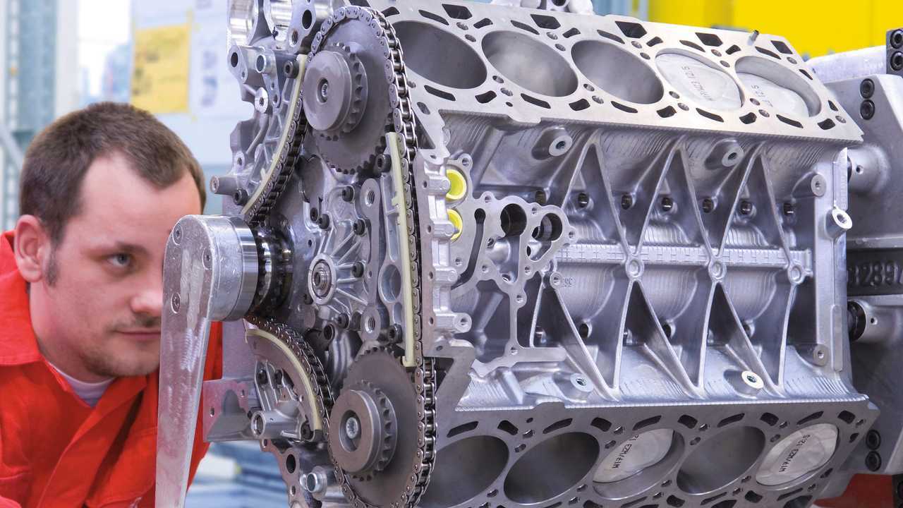 La fabbrica Audi di Gyor, dalla TT ai motori