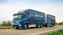 Mercedes eActros mit Anhänger