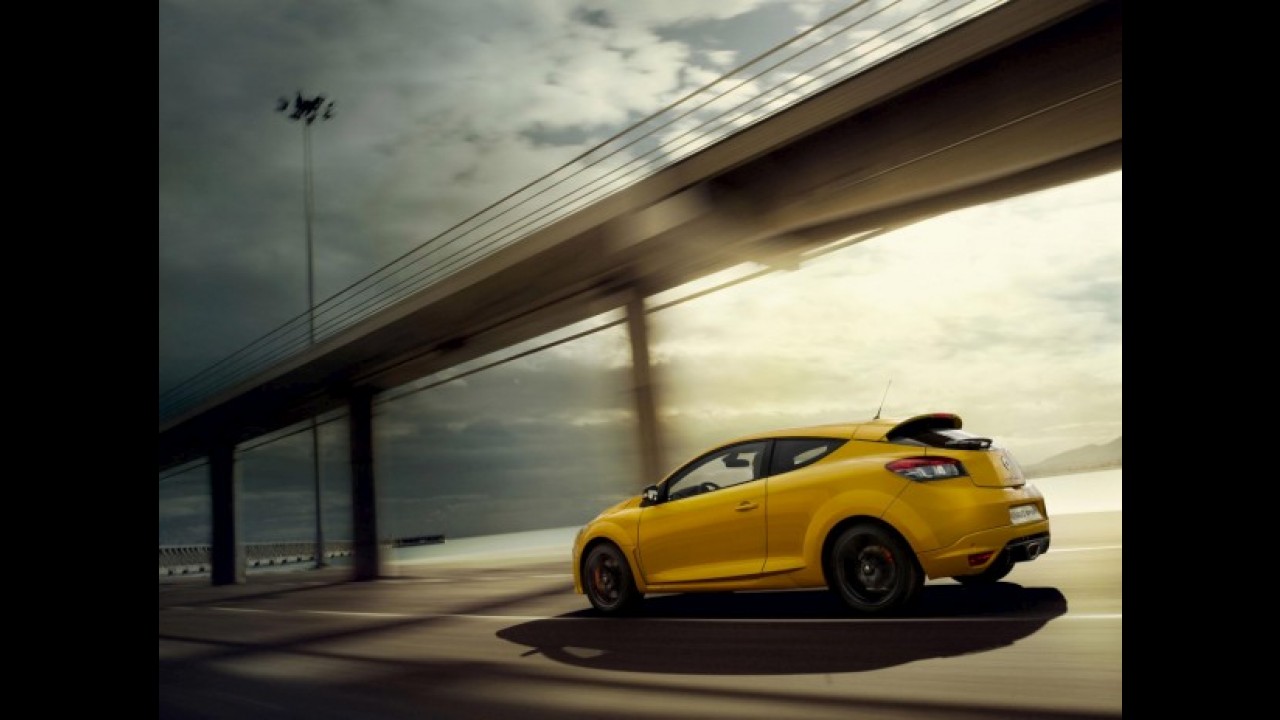 Renault divulga preços e novas fotos do Mégane RS 2010 - Veja em alta resolução