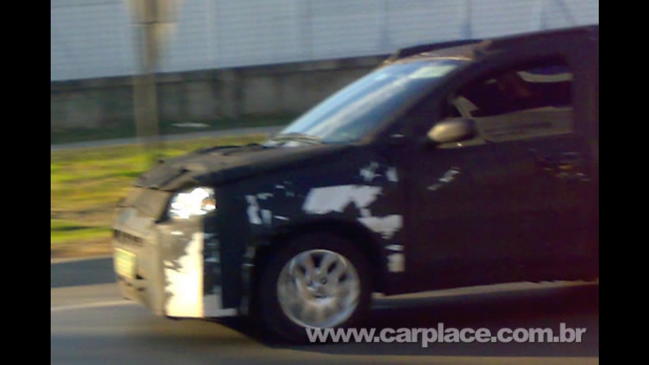 Leitor faz projeção do Novo Fiat Uno 2011 - Modelo camuflado foi flagrado em Divinópolis