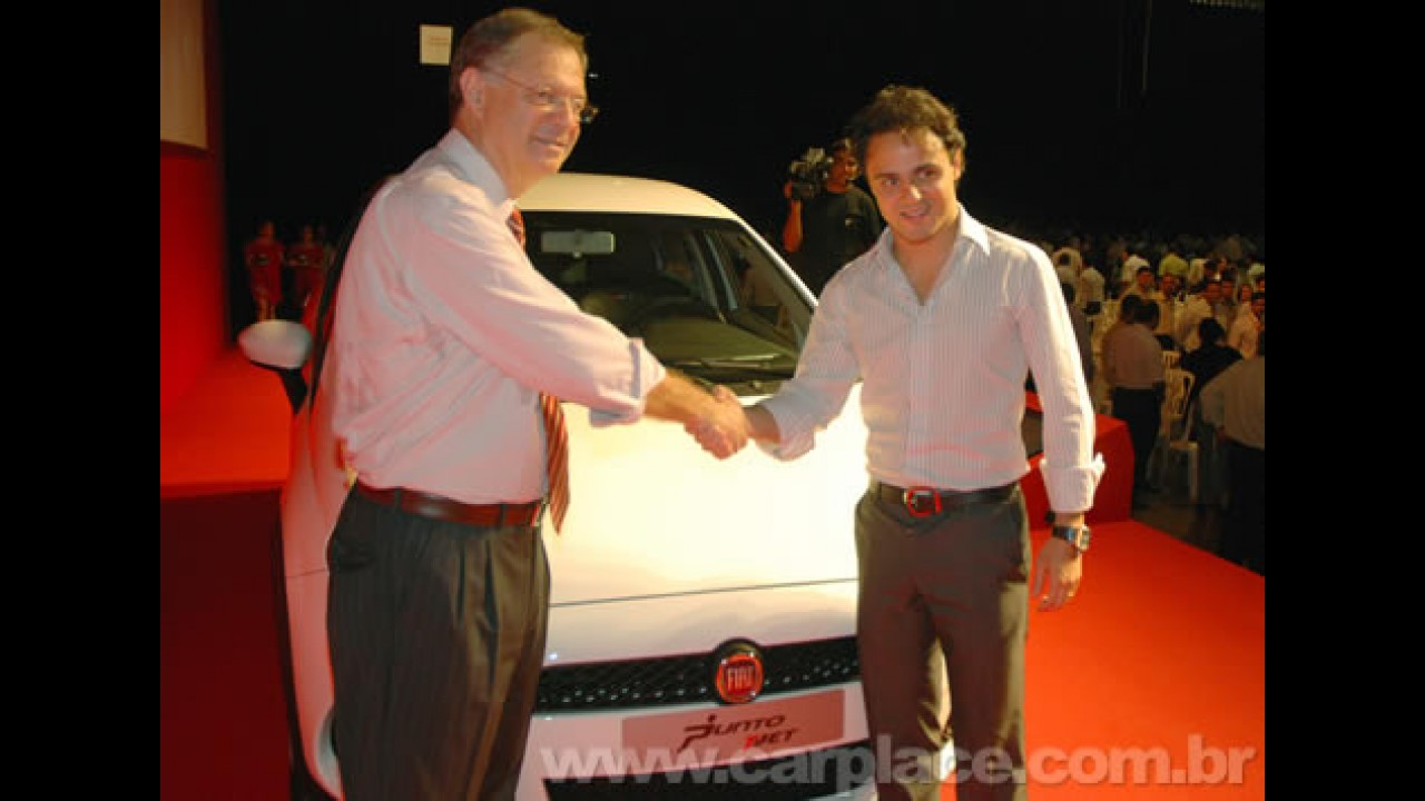 Felipe Massa visita a fábrica da Fiat e testa o novo Punto T-Jet de 152 cavalos