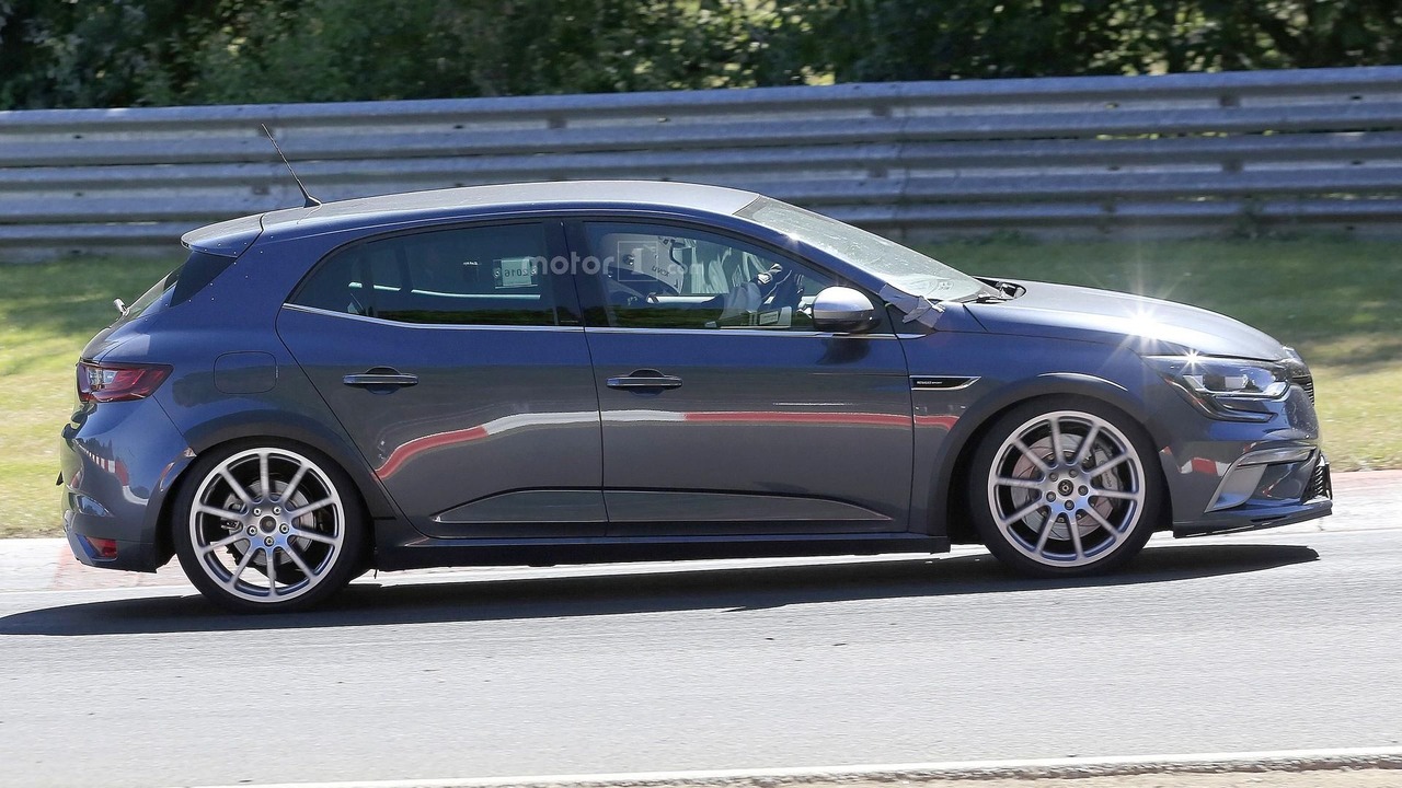 2018 Renault Megane RS spy photo