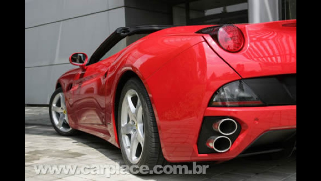 Show!! Novas fotos da Ferrari California GT revelam detalhes do interior e motor