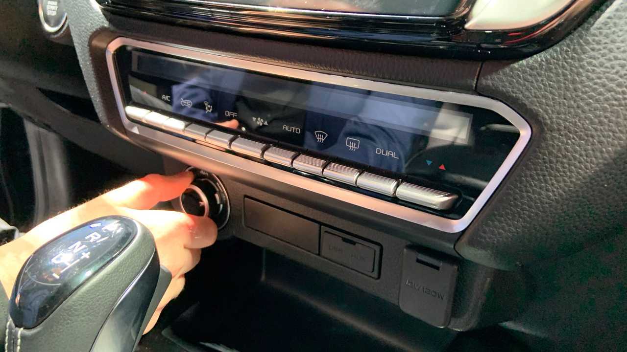 Двухзонный климат-контроль Isuzu D-Max