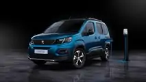 Peugeot e-Rifter charging