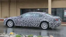 2018 / 2019 Lexus ES casus fotoğrafları
