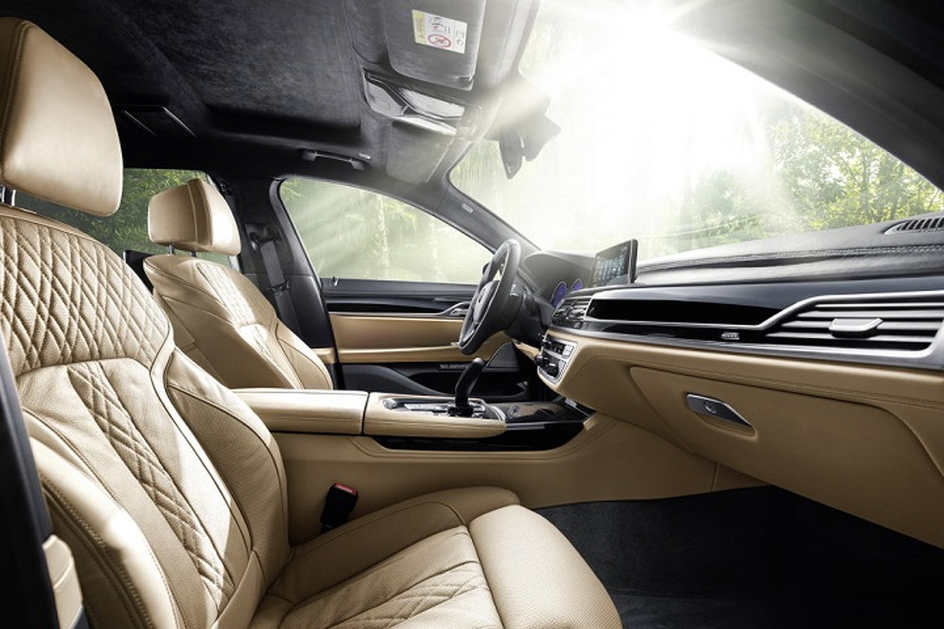 Your First Look at the 2017 BMW Alpina B7 Bi-Turbo