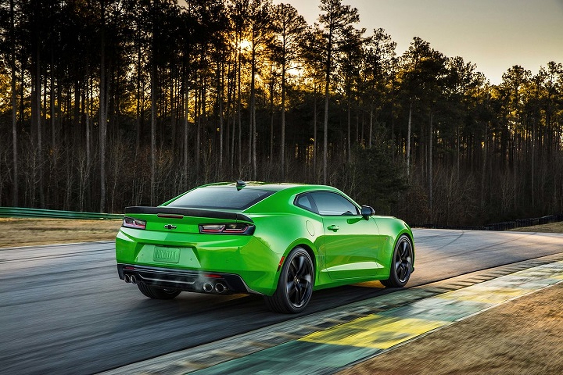 The New Camaro 1LE Will Eat the Shelby GT350 For Breakfast, Says Chevy
