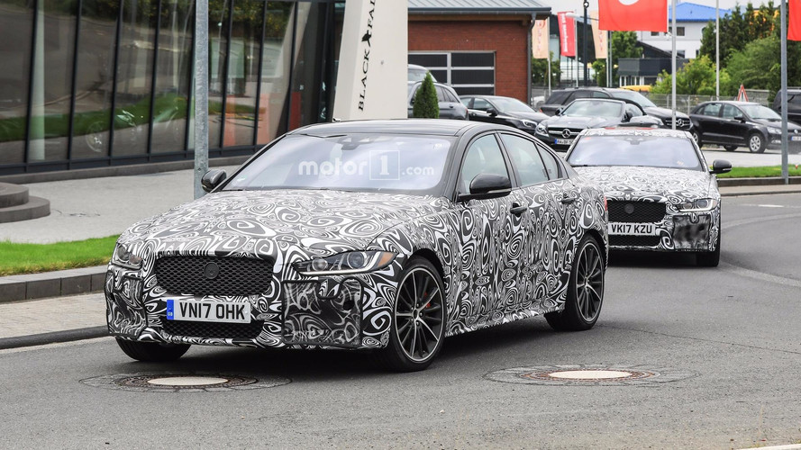 2019 Jaguar XE SVR casus fotoğrafları