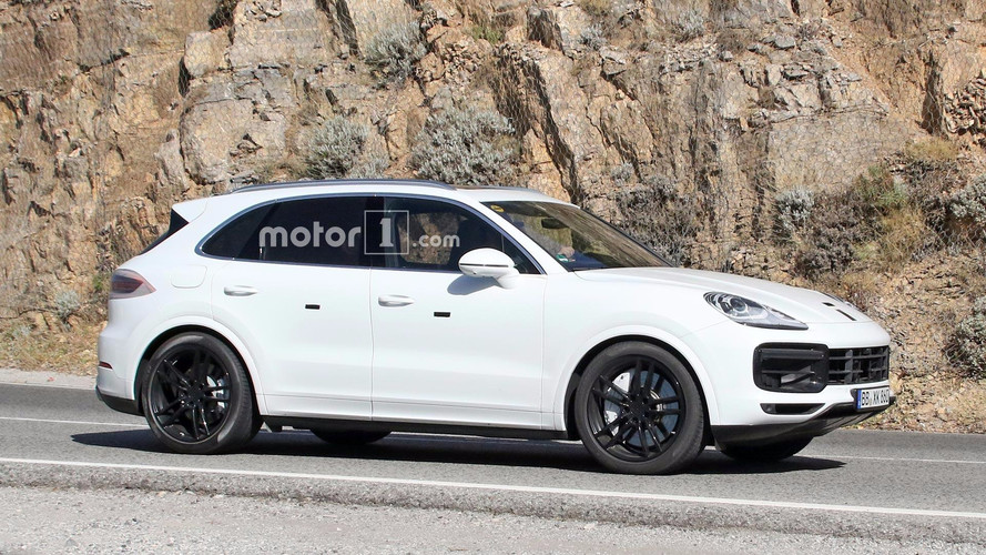 White 2018 Porsche Cayenne Spy Pics
