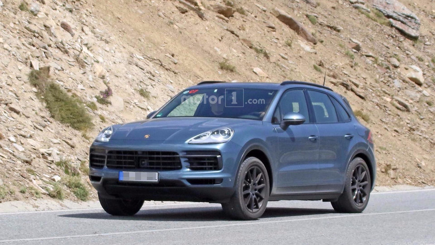Porsche Cayenne Spy Photo